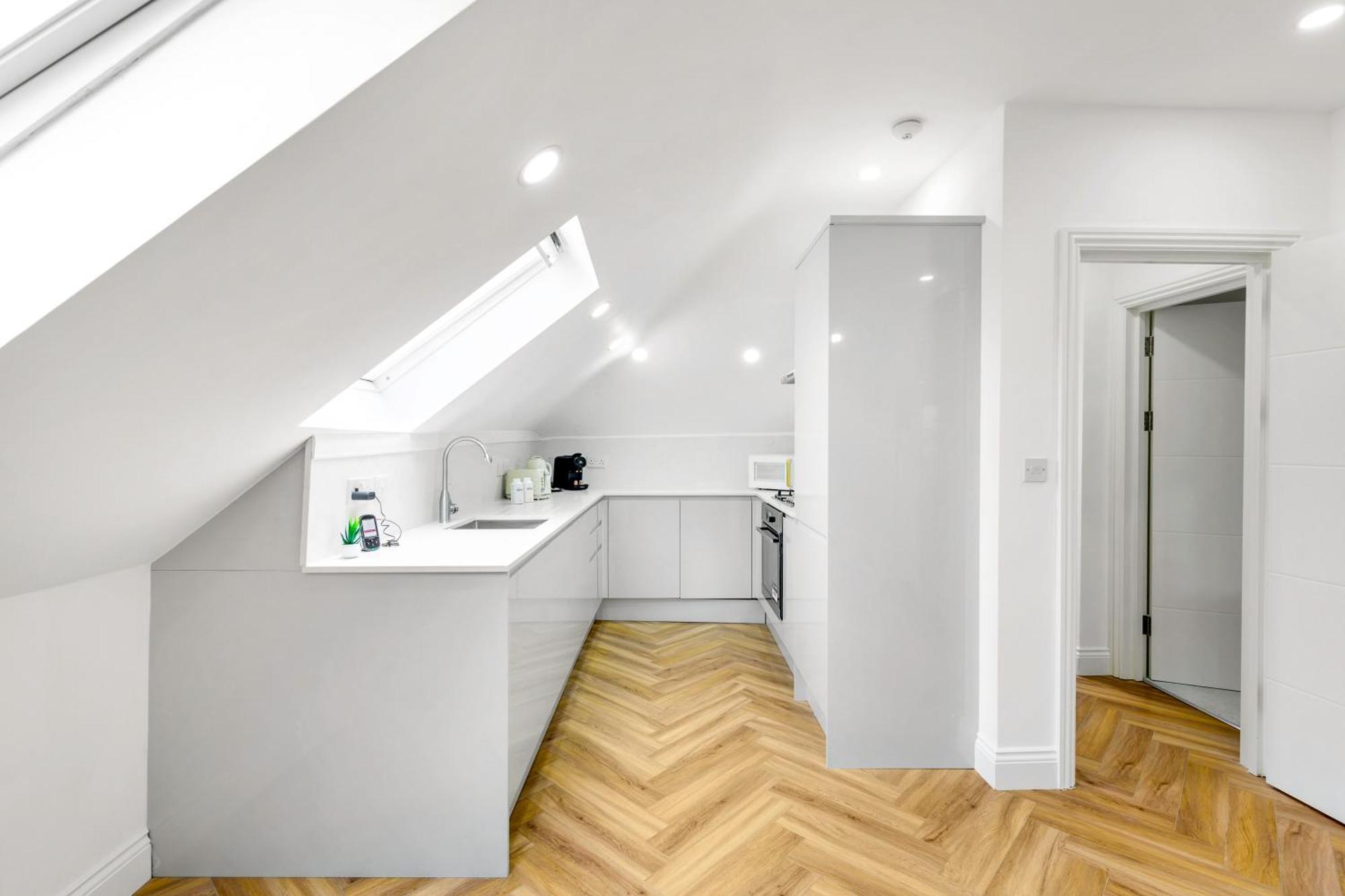 Lux 5 Occupancy Flat Free Parking & Views Appartement *